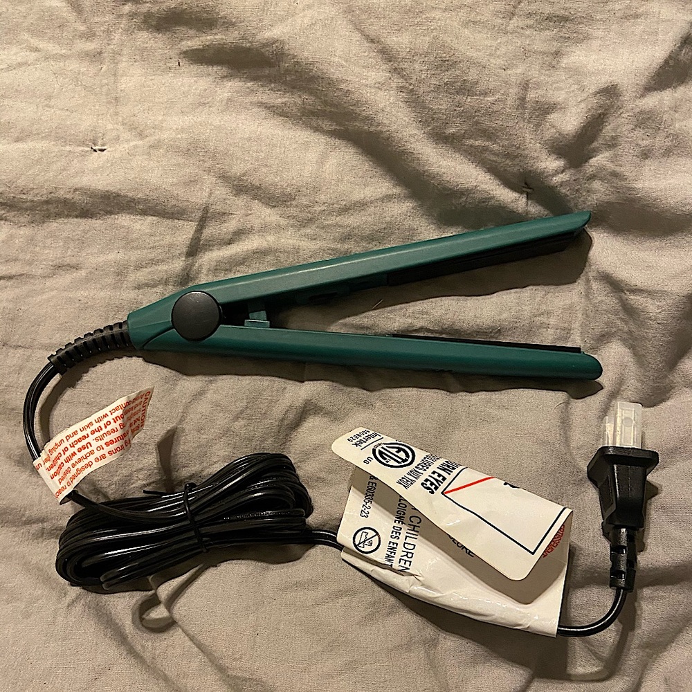 Wet Brush Mini Styling Straightening Iron